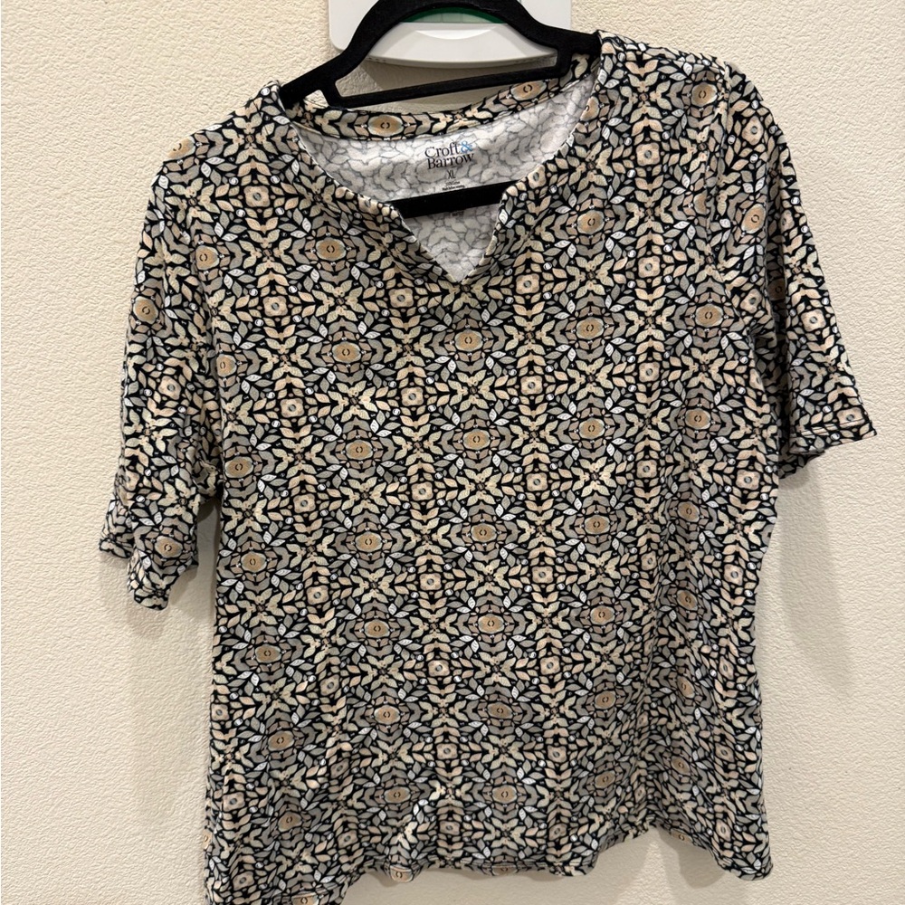 Croft & Barrow Women's Geometric Short Sleeve Top - Black and Cream